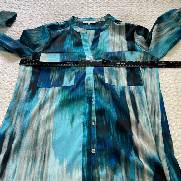 Calvin Klein Blue and Gray Blouse ~ Size Small 
Perfect for the office - Picture 5 of 10